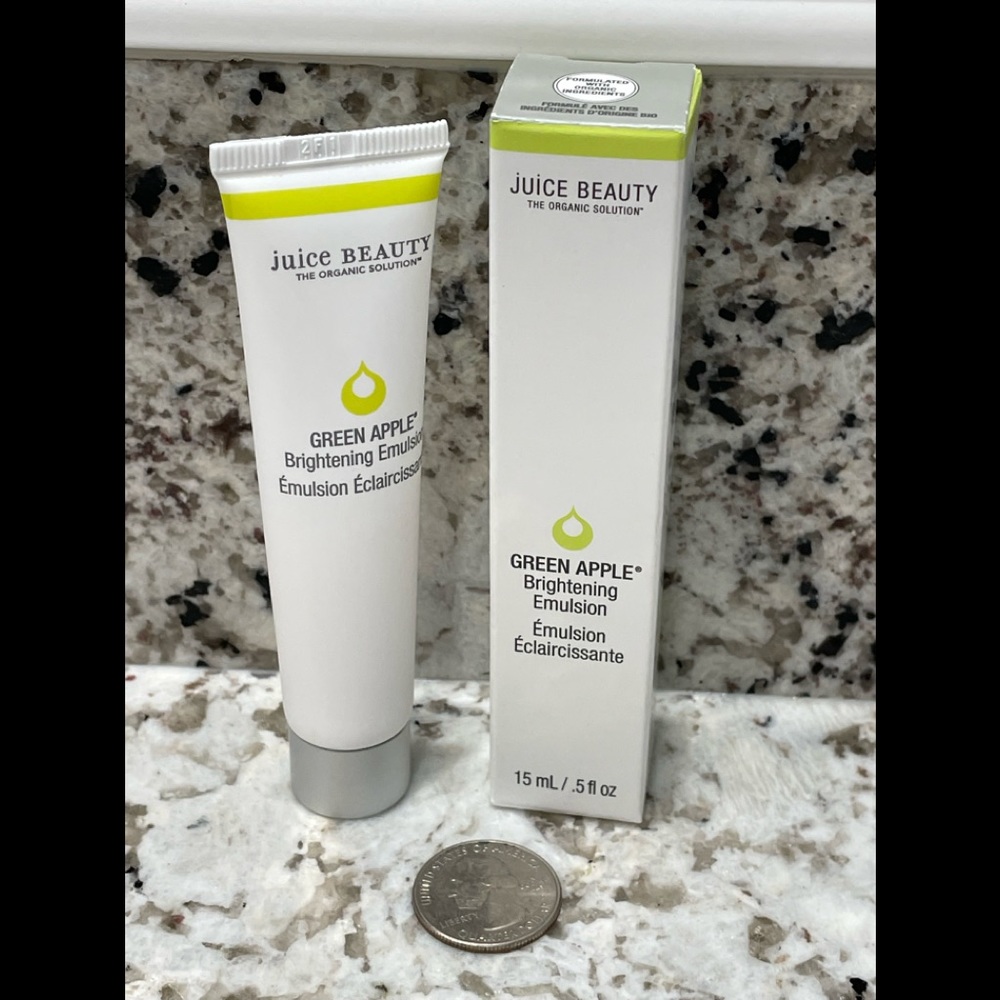 🍄6/$26 Juice Beauty green apple brightening emulsion travel NWT